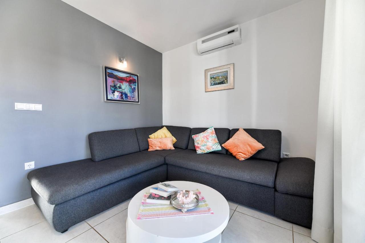 Deluxe Triplex Antea Villa ซูโกชัน ภายนอก รูปภาพ
