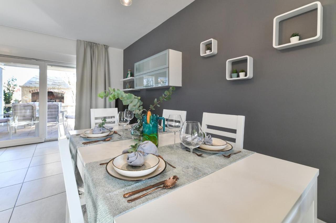 Deluxe Triplex Antea Villa ซูโกชัน ภายนอก รูปภาพ