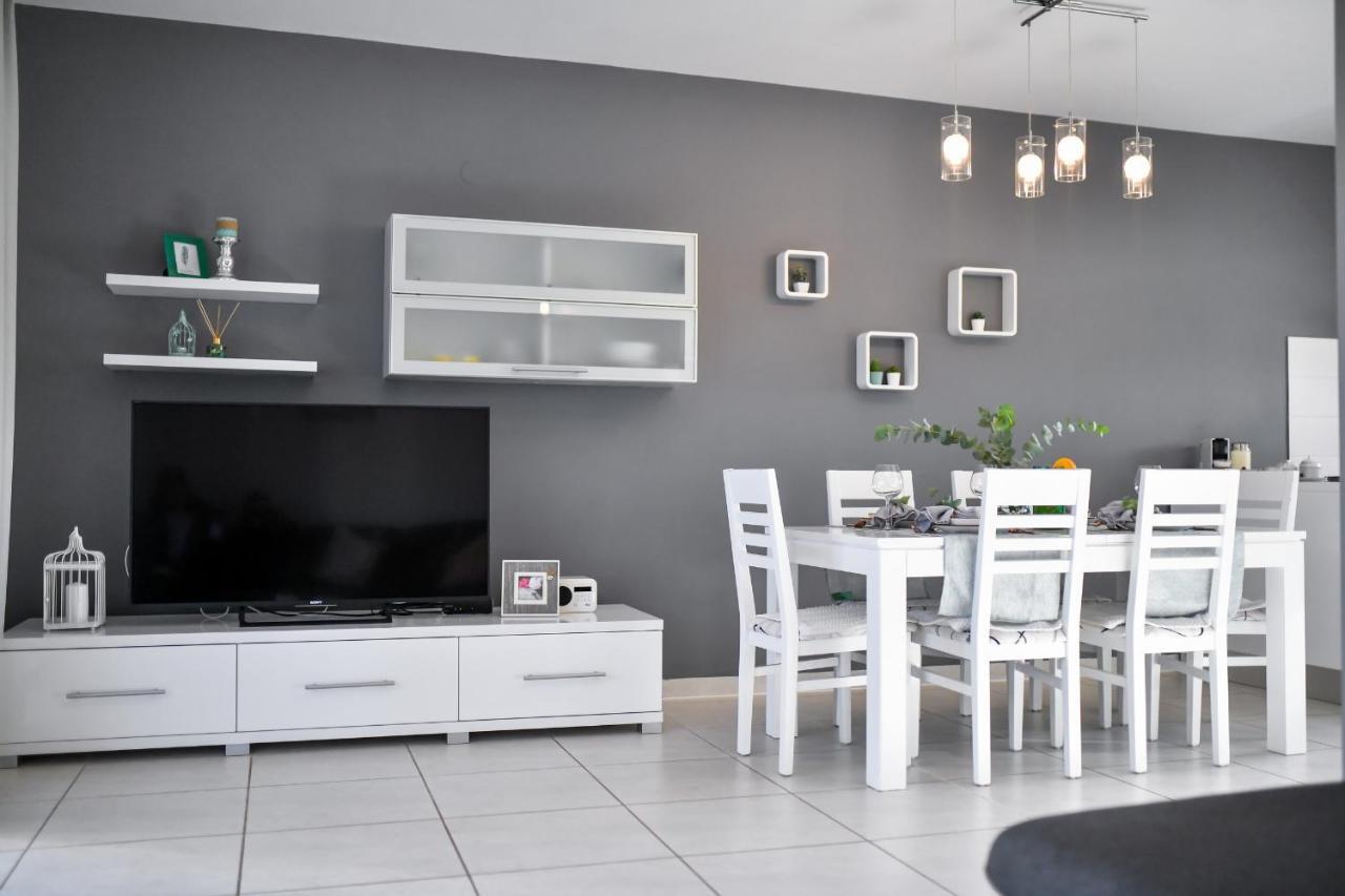 Deluxe Triplex Antea Villa ซูโกชัน ภายนอก รูปภาพ
