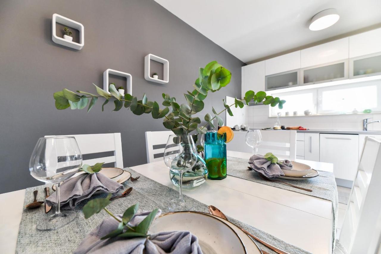 Deluxe Triplex Antea Villa ซูโกชัน ภายนอก รูปภาพ