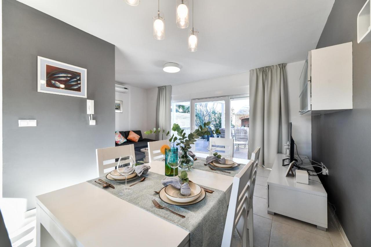 Deluxe Triplex Antea Villa ซูโกชัน ภายนอก รูปภาพ