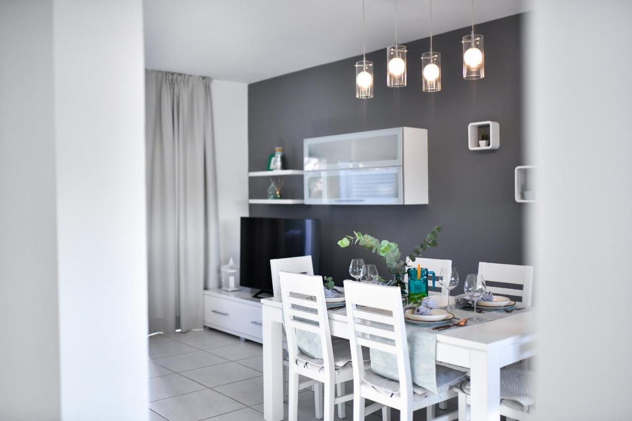 Deluxe Triplex Antea Villa ซูโกชัน ภายนอก รูปภาพ